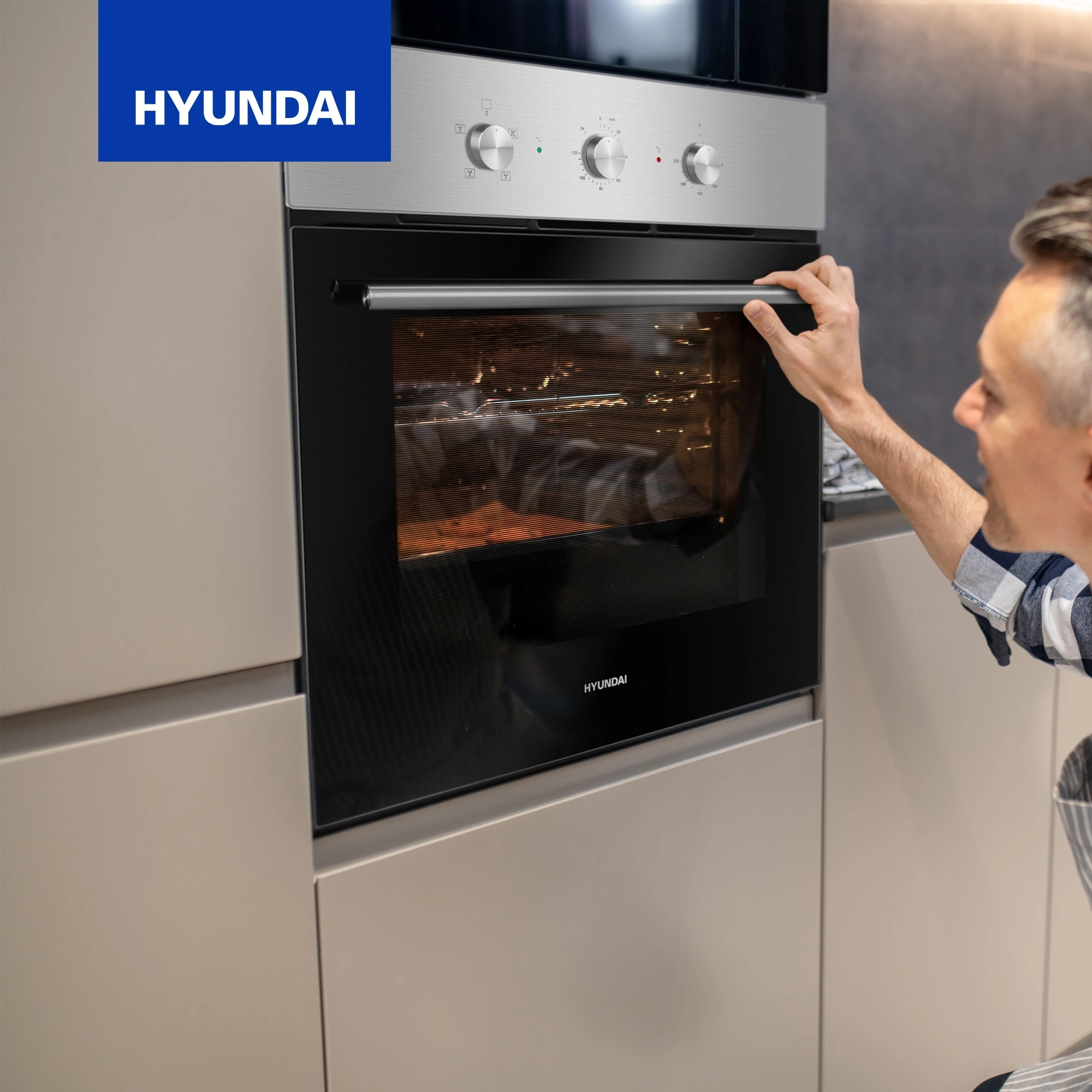 Духовой шкаф Hyundai HEO 6632 IX серебристый