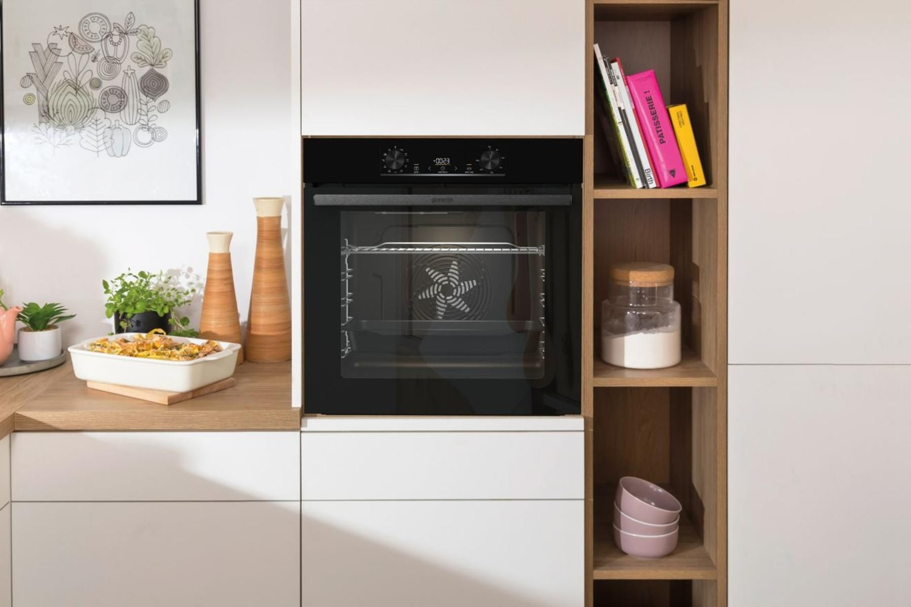 Духовой шкаф Gorenje BO6735E02BK черный