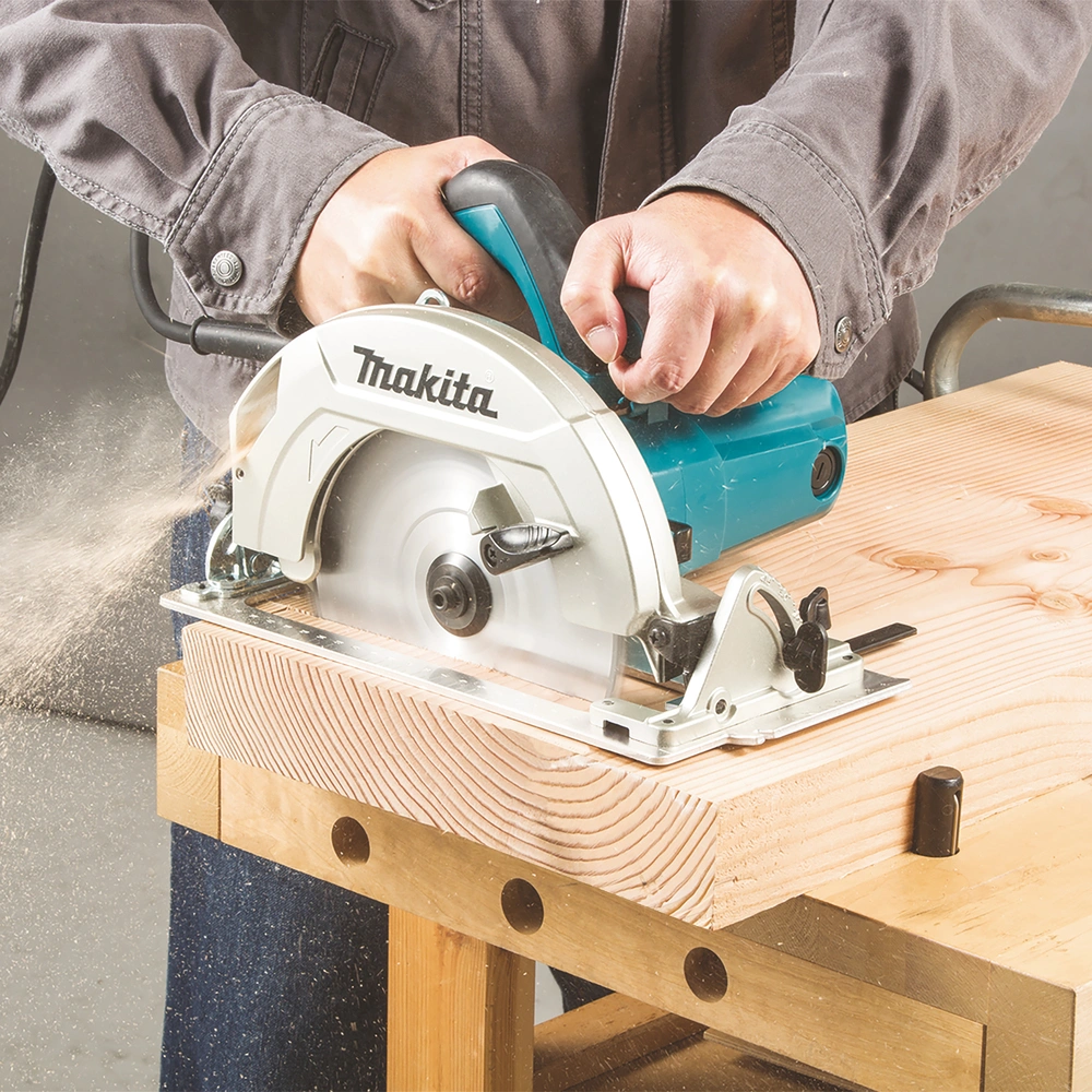 Циркулярная пила Makita HS7611K