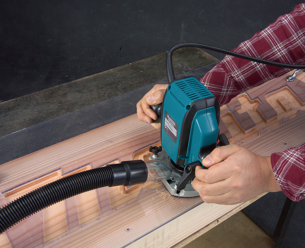 Фрезер Makita RP0900K