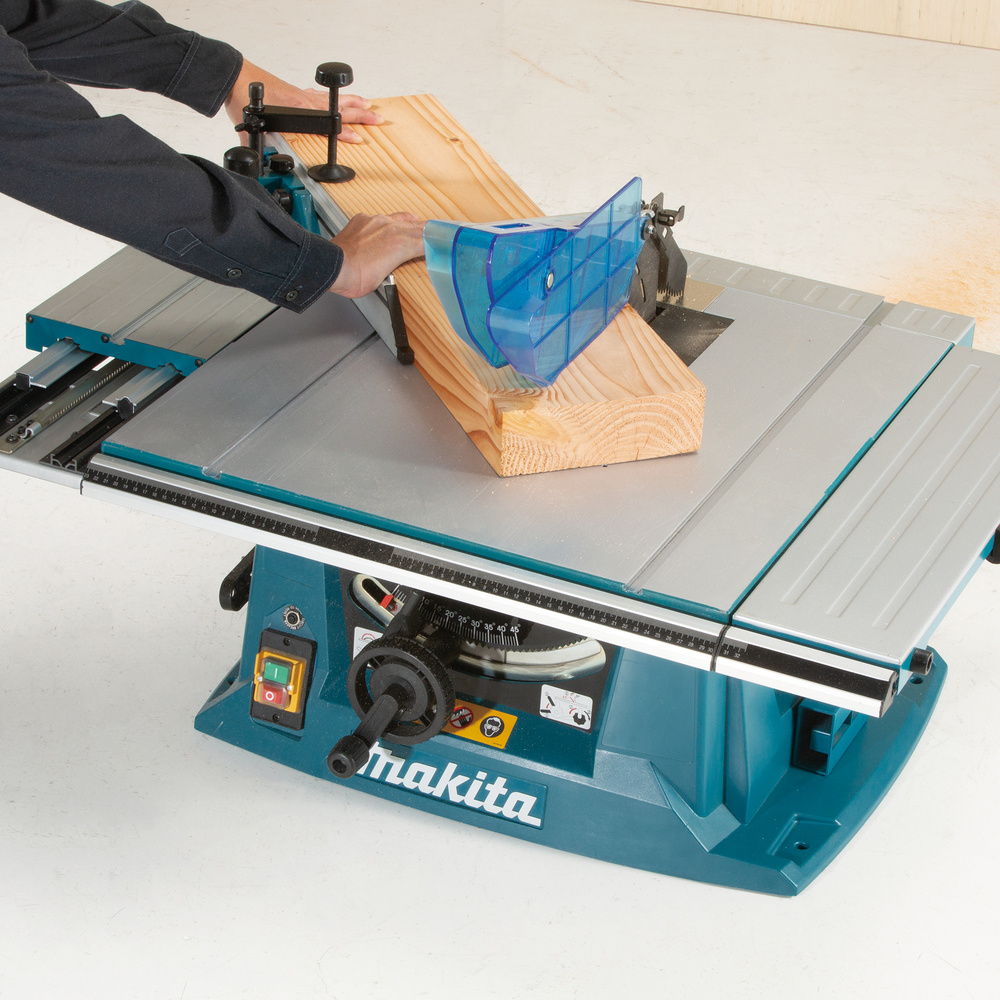 Станок распиловочный Makita MLT100N