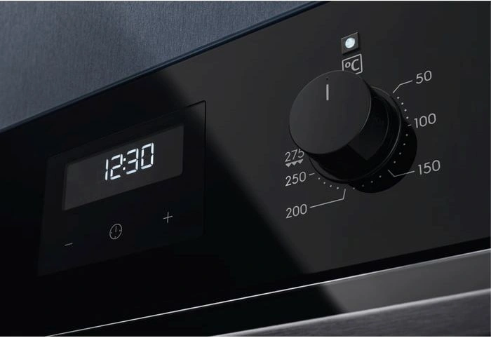 Духовой шкаф Electrolux EOD3C70TK черный