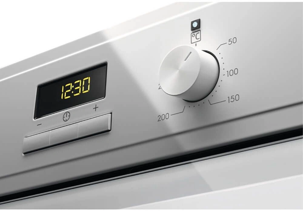 Духовой шкаф Electrolux EOF3H40BW белый