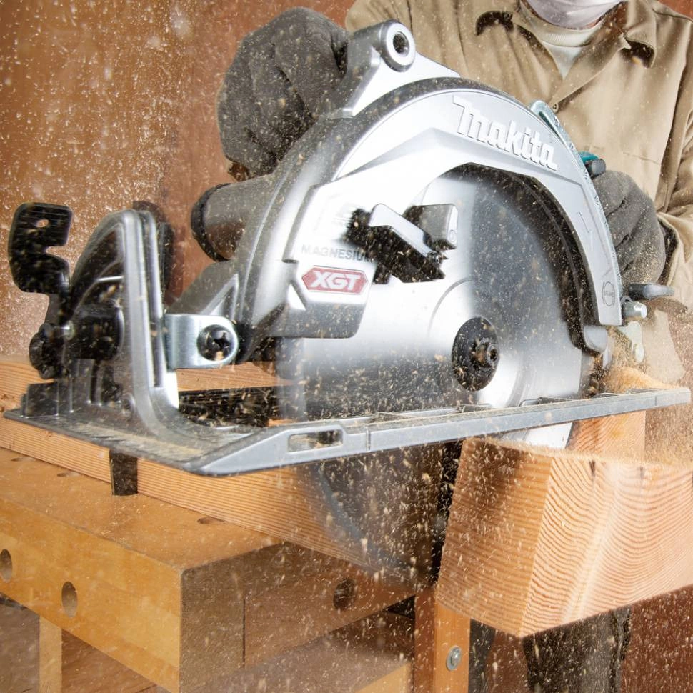 Циркулярная пила Makita RS002GZ