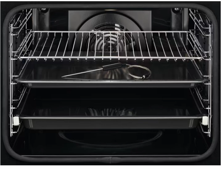 Духовой шкаф Electrolux EOE8P39WX черный