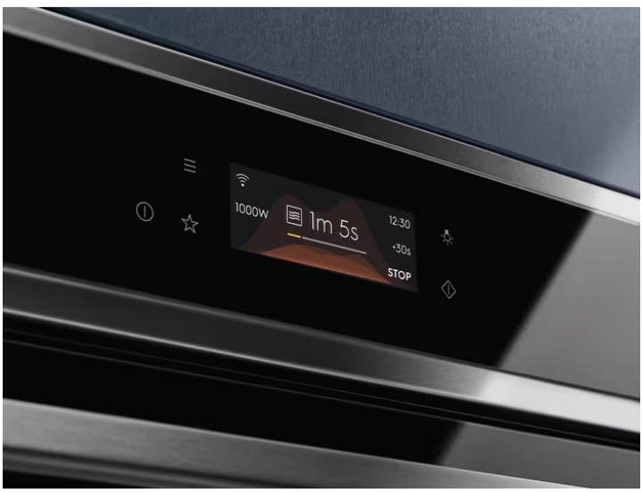 Духовой шкаф Electrolux EOE8P39WX черный