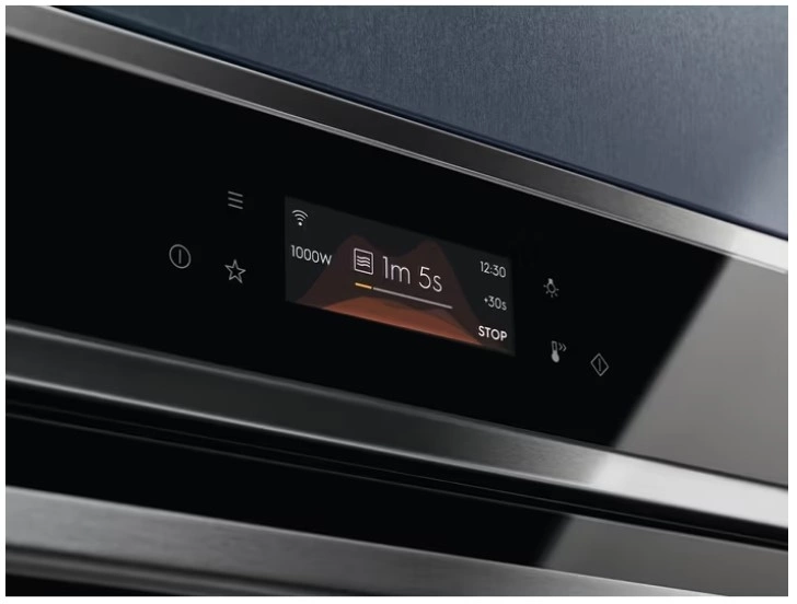 Духовой шкаф Electrolux EOE8P39WX черный