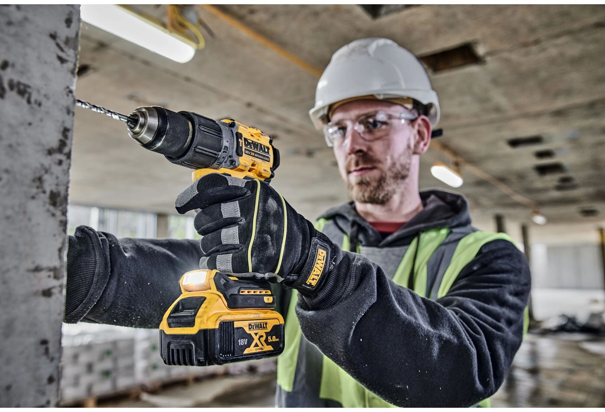 Ударный шуруповерт DeWalt DCD805P2T-QW