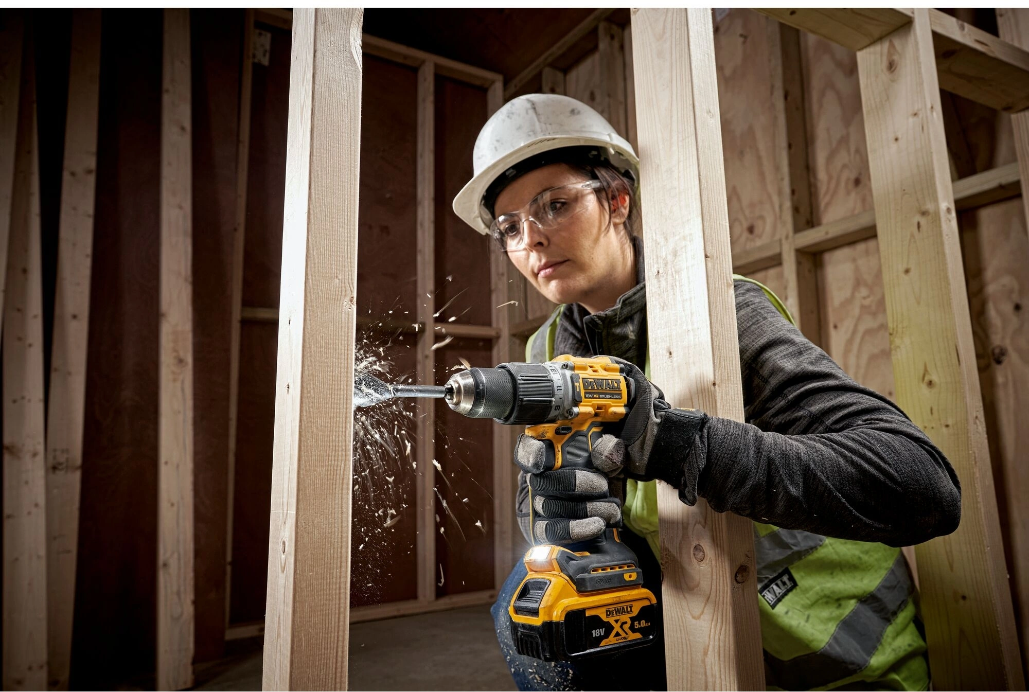Ударный шуруповерт DeWalt DCD805P2T-QW