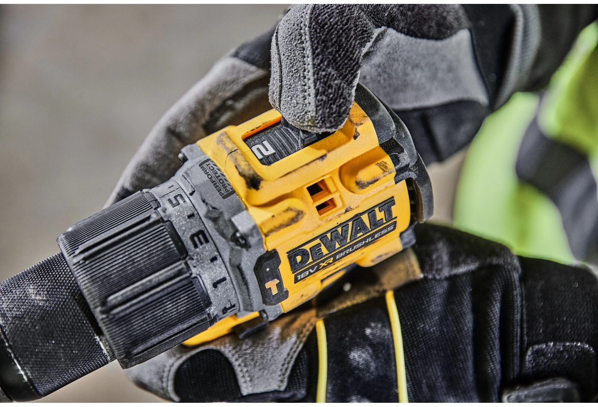Ударный шуруповерт DeWalt DCD805P2T-QW