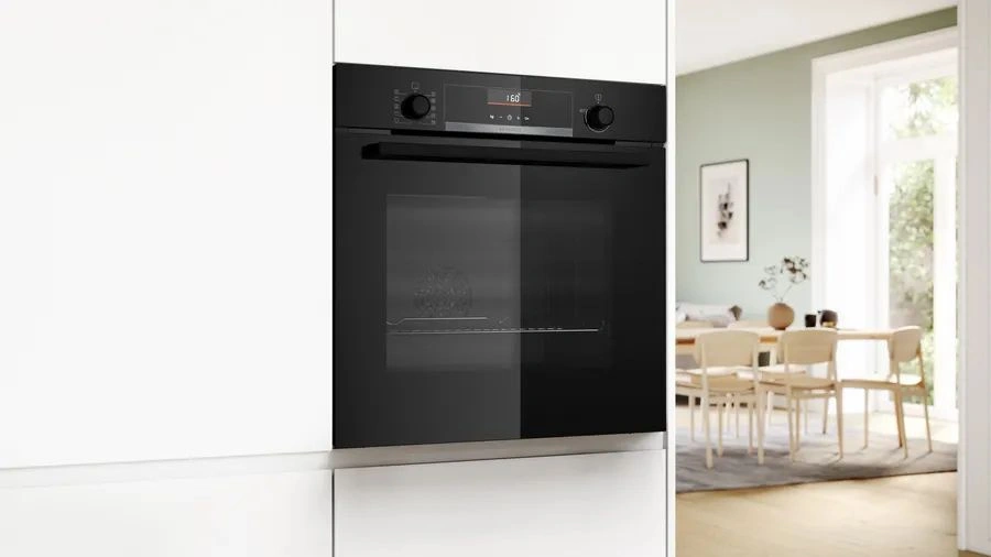 Духовой шкаф Bosch HBG536EB3 черный