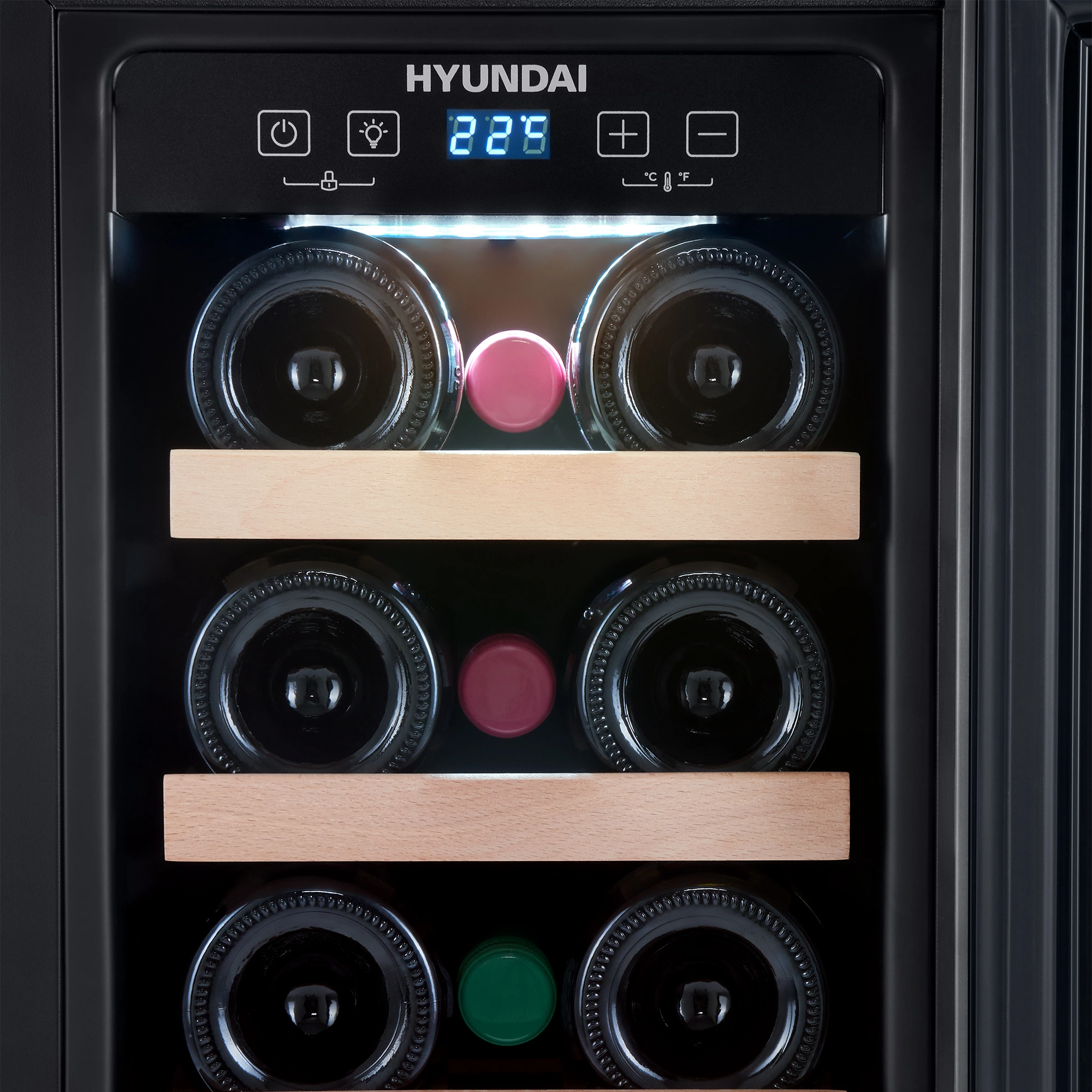 Винный шкаф Hyundai HBWC 0831 SU черный