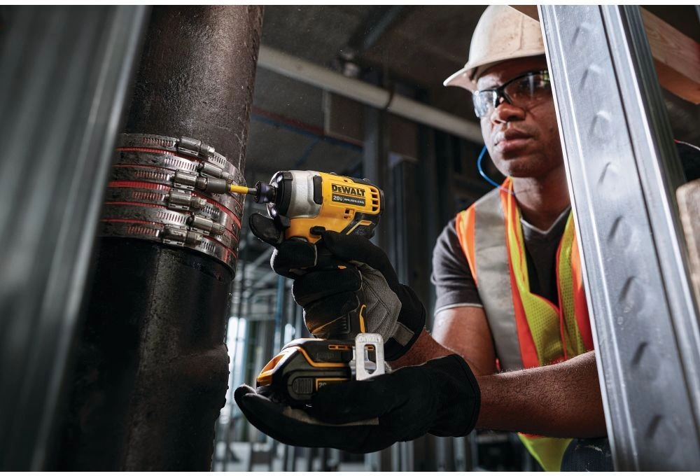 Ударный шуруповерт DeWalt DCF809N-XJ