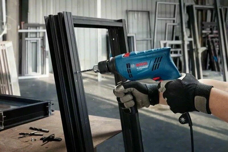 Дрель-шуруповерт Bosch GSB 600 (06011A0320)