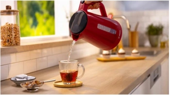 Чайник электрический Bosch TWK1M124 красный, пластик