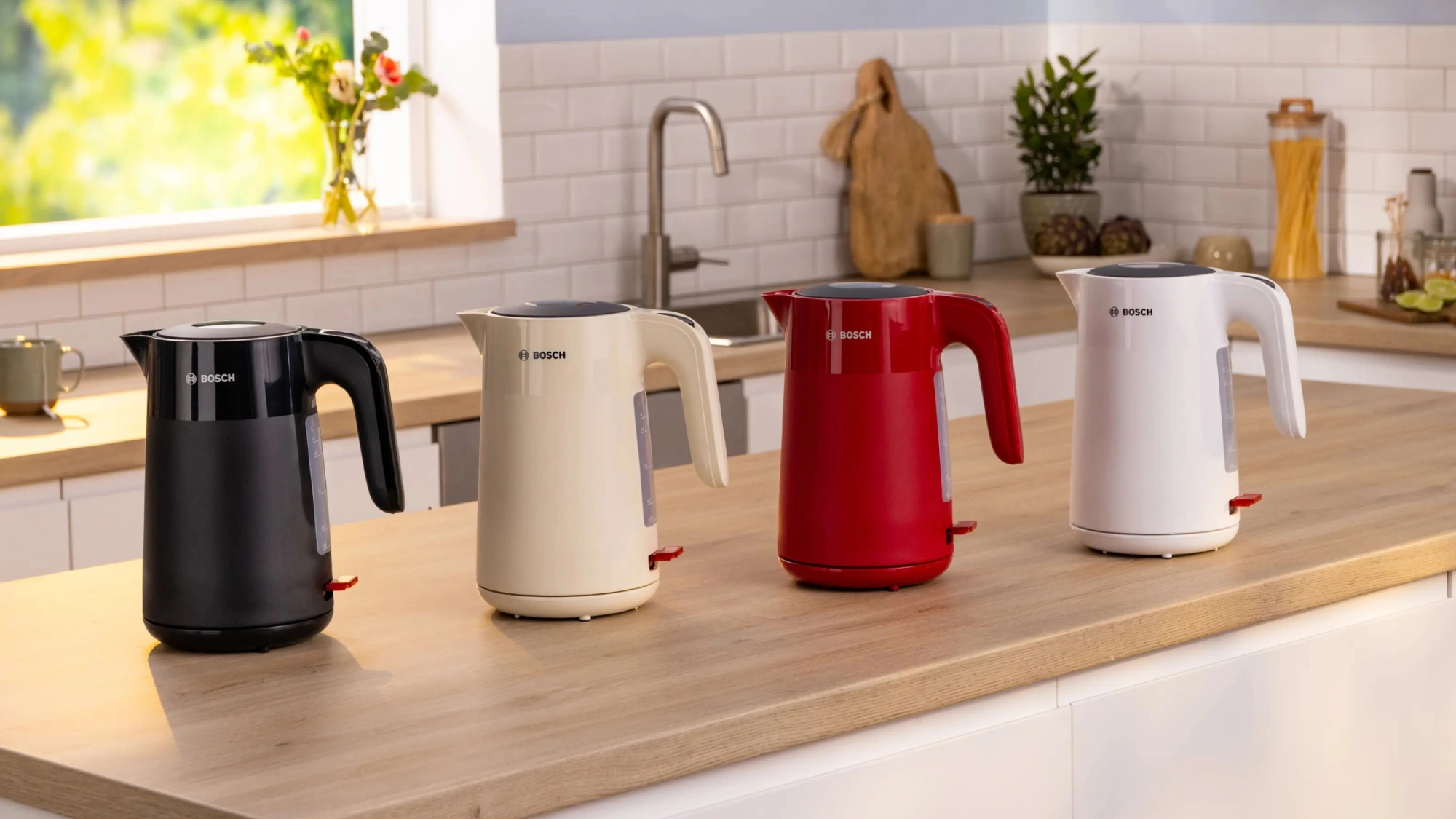 Чайник электрический Bosch TWK2M164 красный, пластик