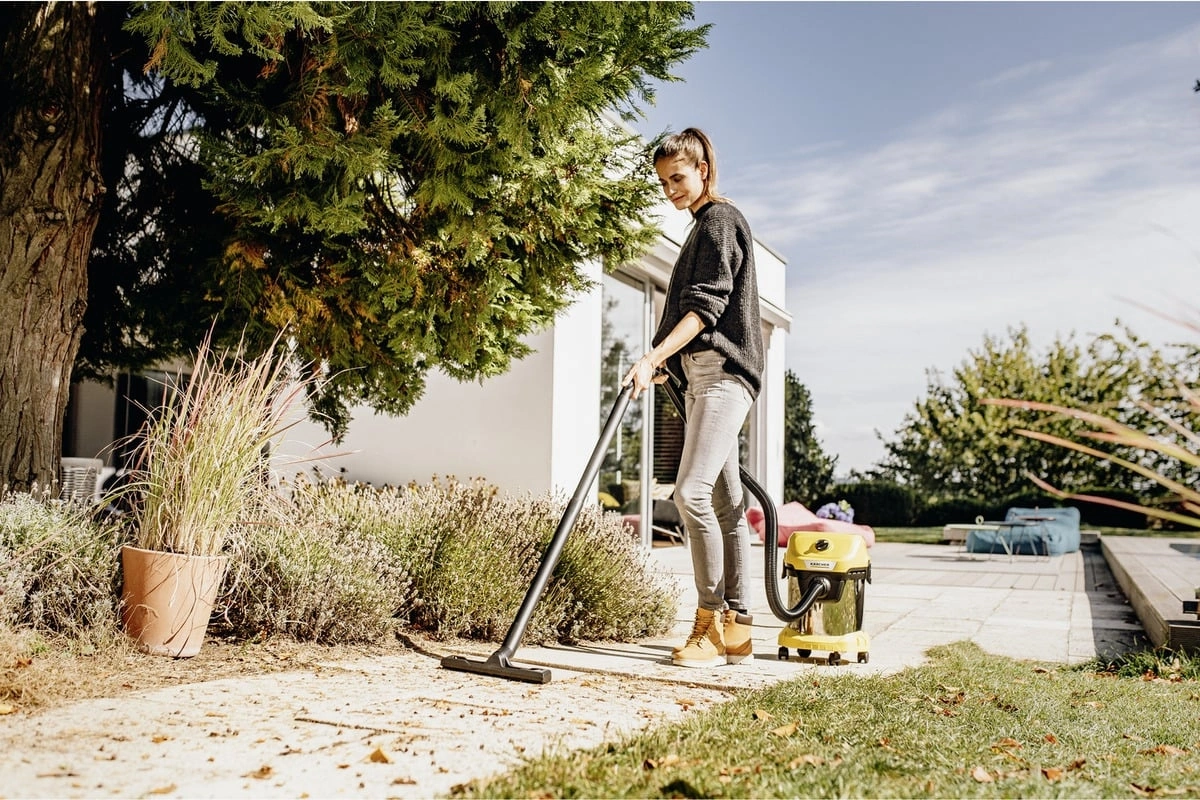 Строительный пылесос Karcher WD 3 S V-15/4/20 желтый (1.628-138.0)