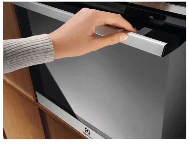 Духовой шкаф Electrolux EOE8P38X нержавеющая сталь