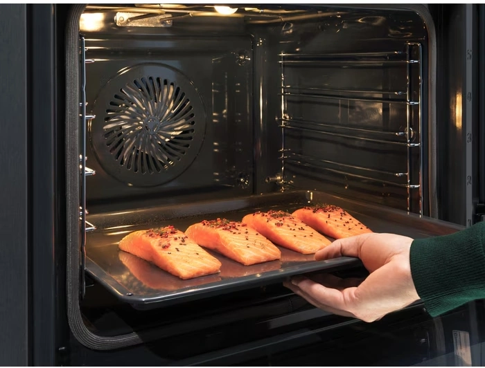 Духовой шкаф Electrolux EOB8S39H черный