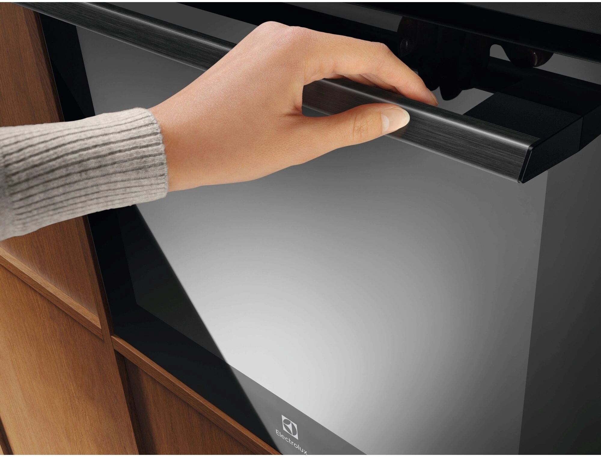 Духовой шкаф Electrolux EOF8H39H черный