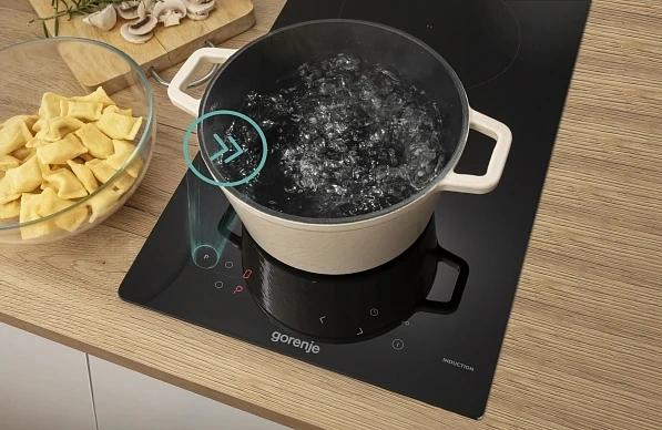 Индукционная варочная поверхность Gorenje GI3201BSCE черный