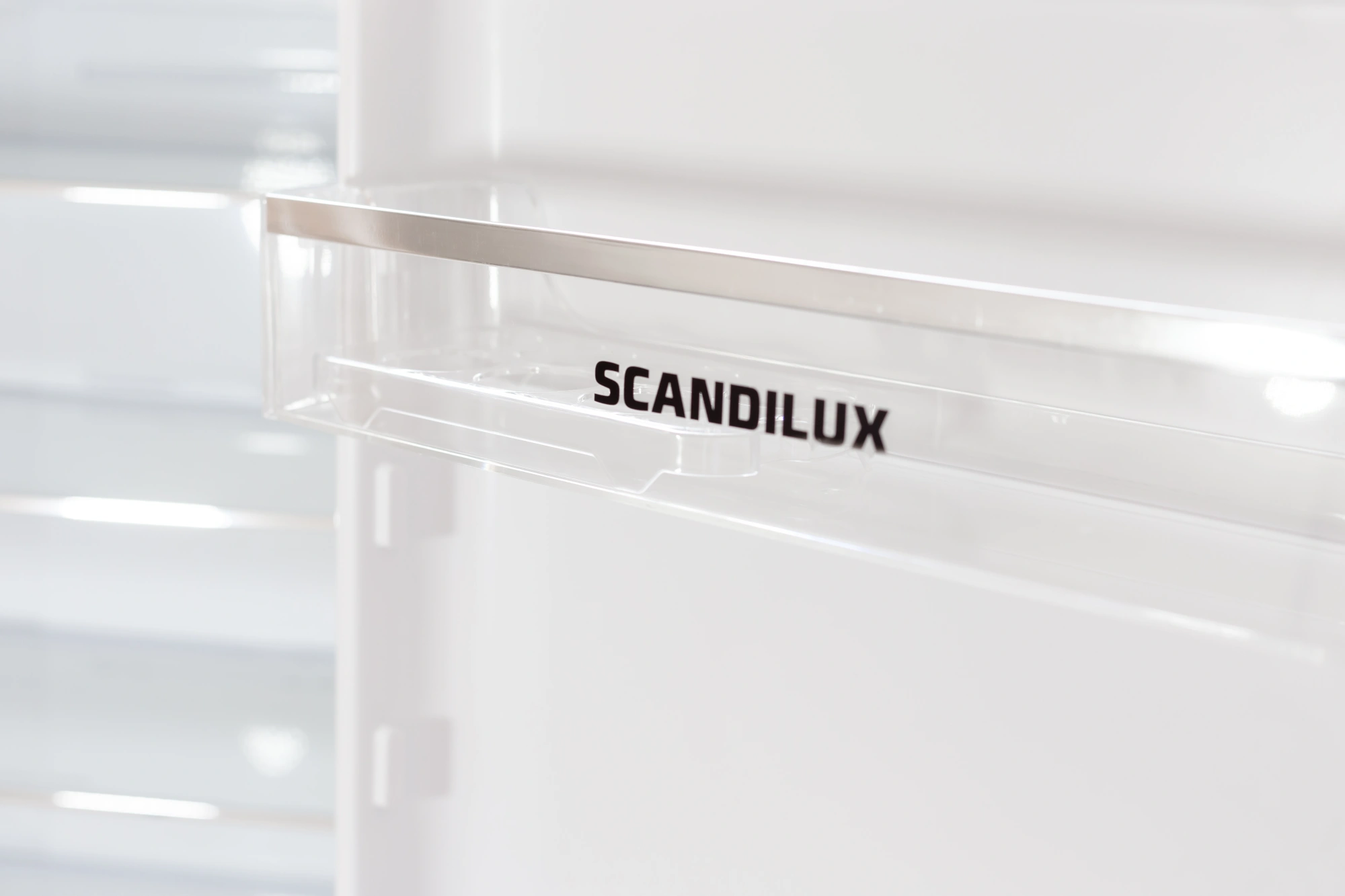 Холодильник Scandilux RBI238T белый (10790238)