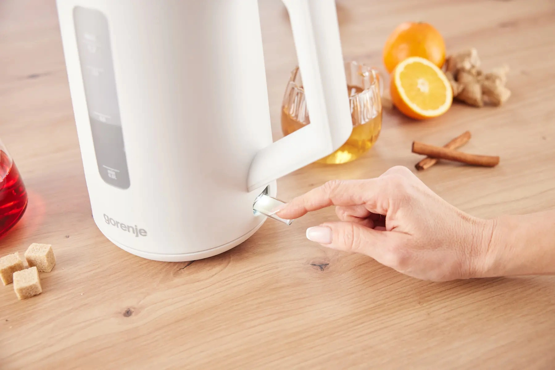 Чайник электрический Gorenje K17OPW белый, пластик