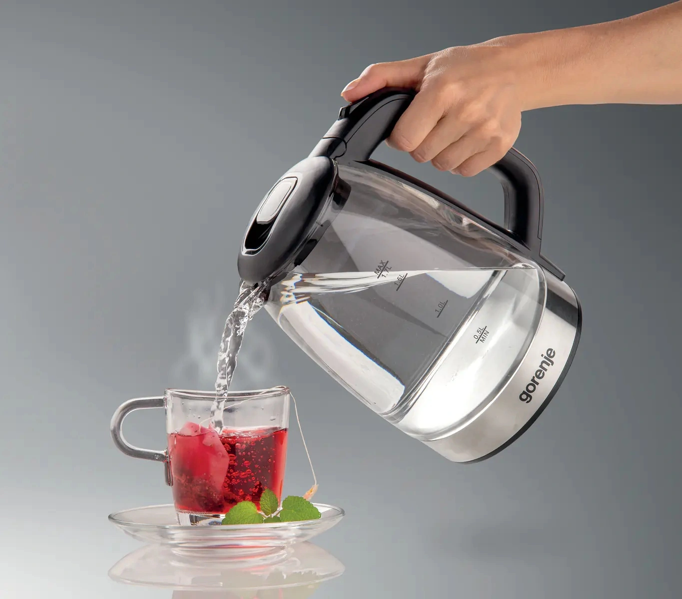 Чайник электрический Gorenje K17BKS черный, стекло