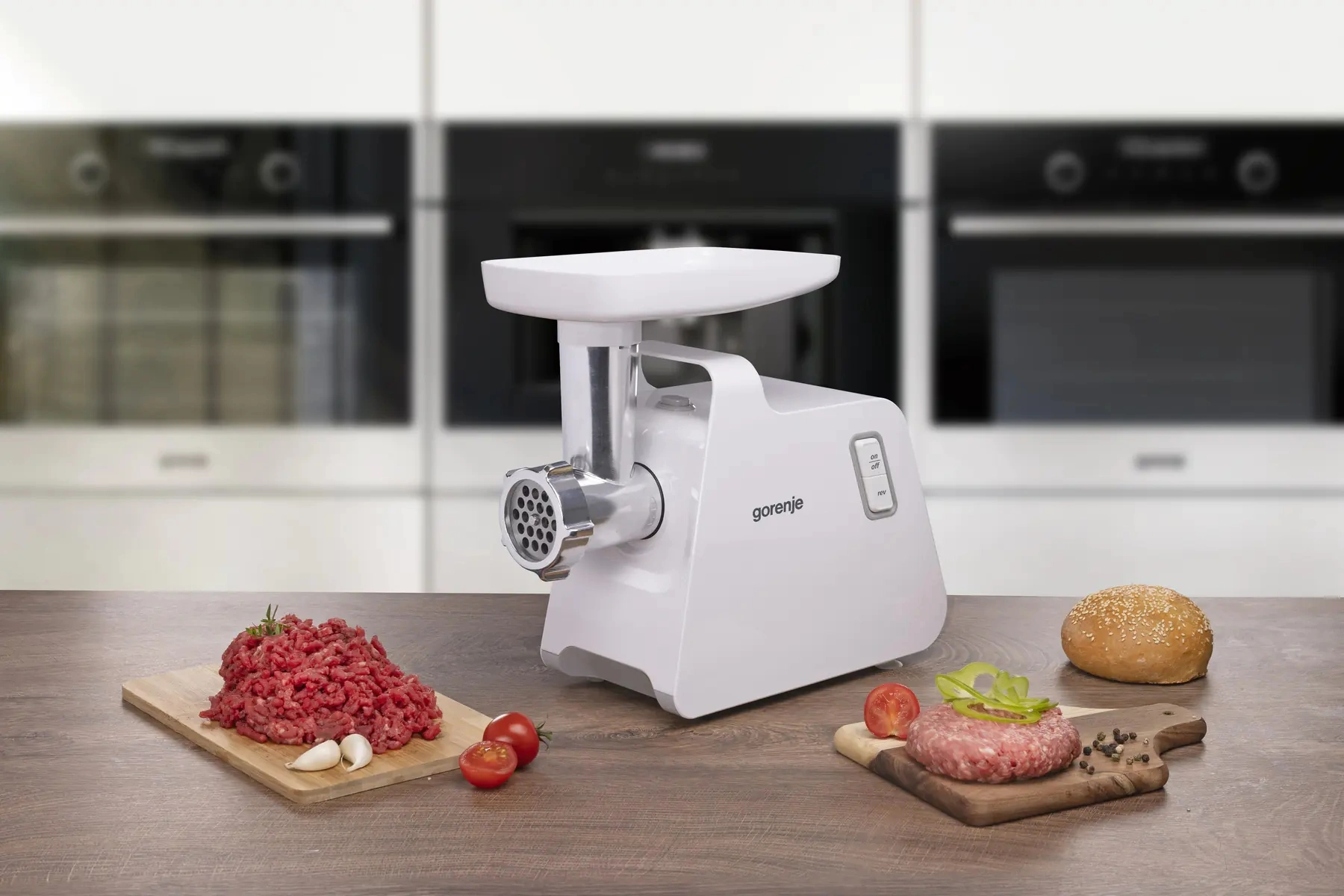 Мясорубка Gorenje MG1701W белый
