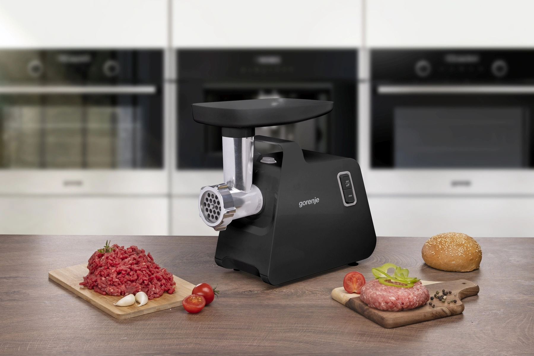 Мясорубка Gorenje MG1701SB черный