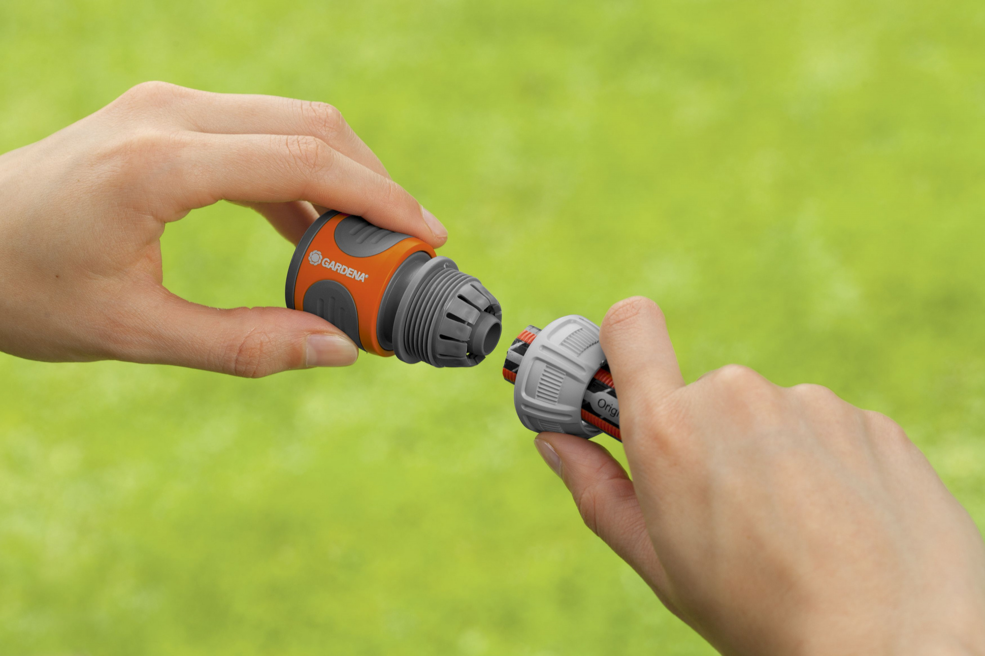Соединитель Gardena 18215-29.000.00 вход 1/2"