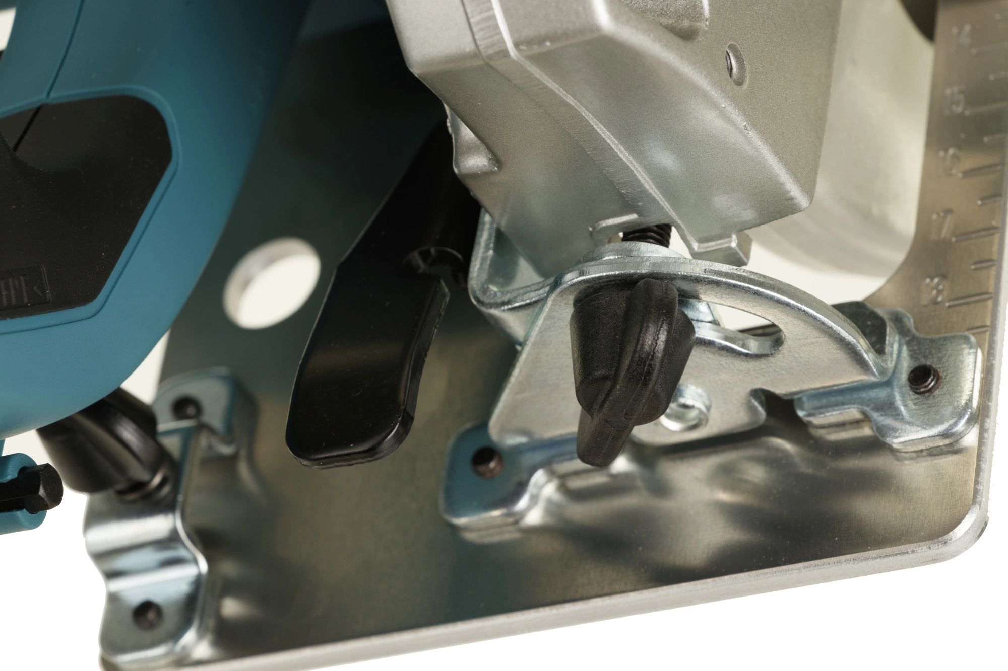 Циркулярная пила Makita HS6601